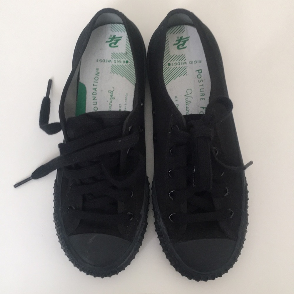 Pf flyers black